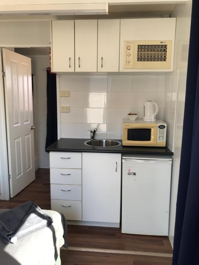 Australian Hotel Winton Budget Hotel Accommodation Eksteriør bilde