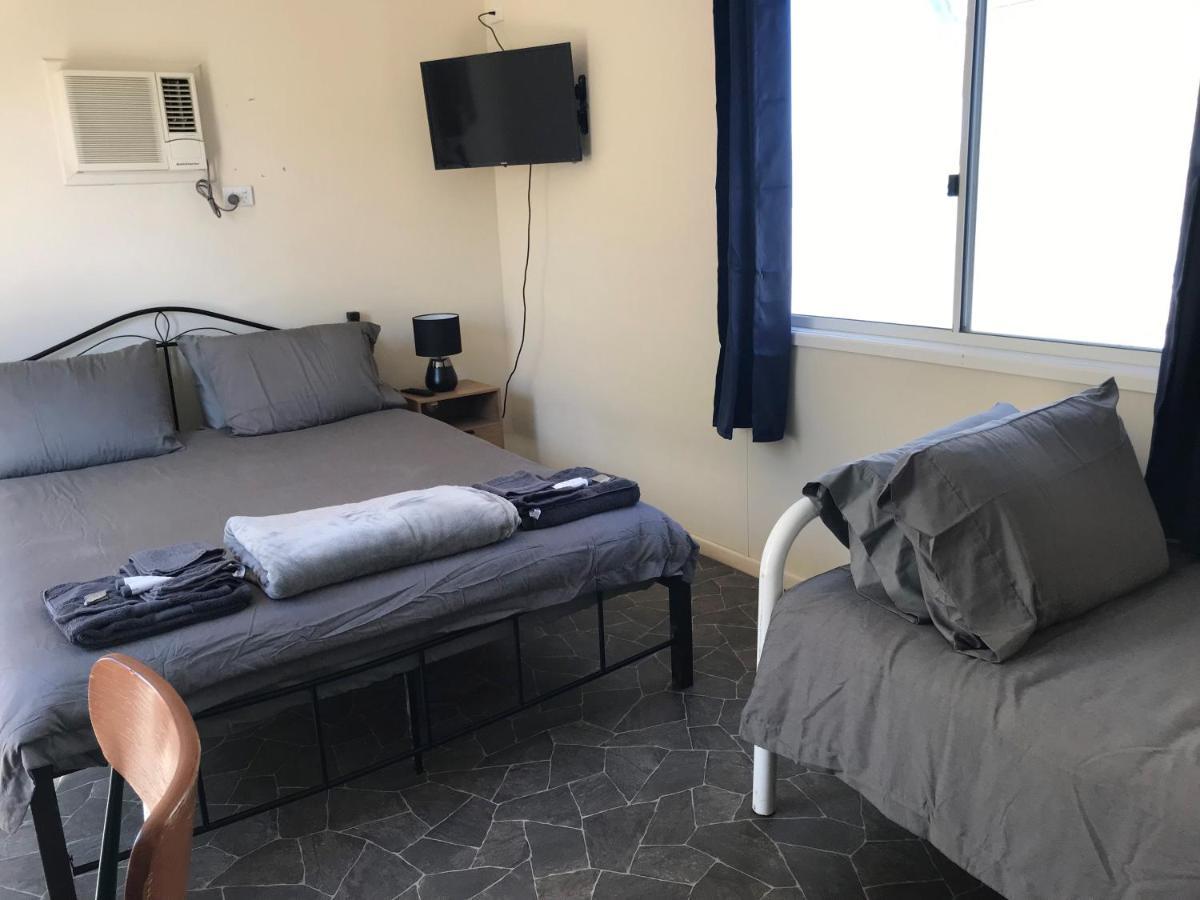 Australian Hotel Winton Budget Hotel Accommodation Eksteriør bilde