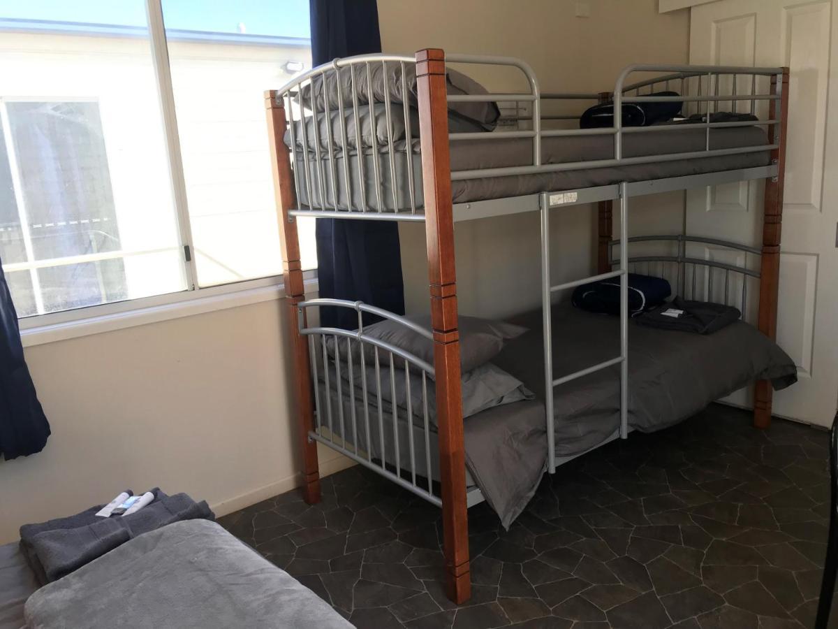 Australian Hotel Winton Budget Hotel Accommodation Eksteriør bilde