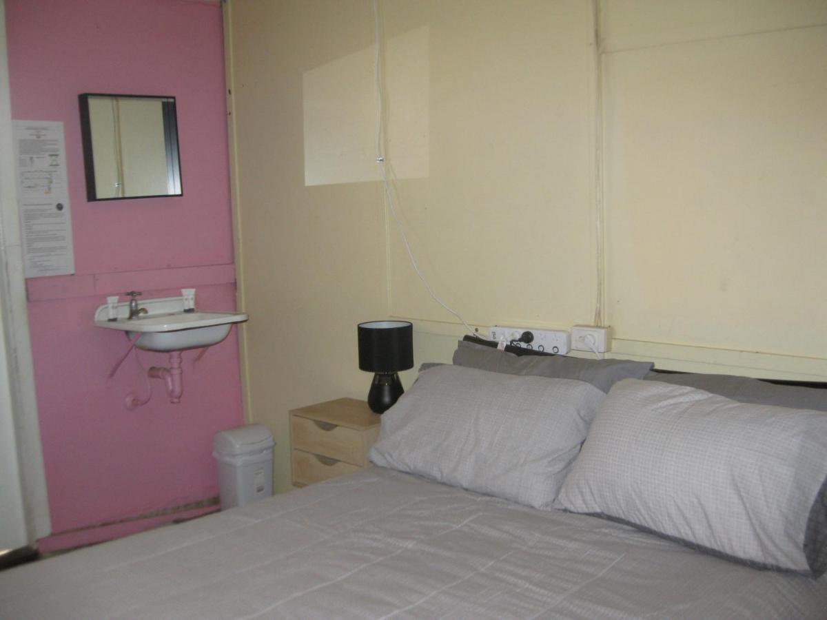 Australian Hotel Winton Budget Hotel Accommodation Eksteriør bilde