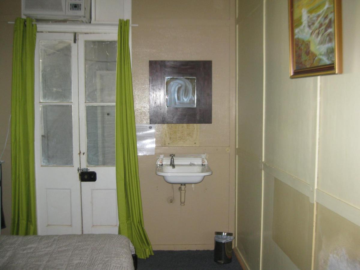 Australian Hotel Winton Budget Hotel Accommodation Eksteriør bilde