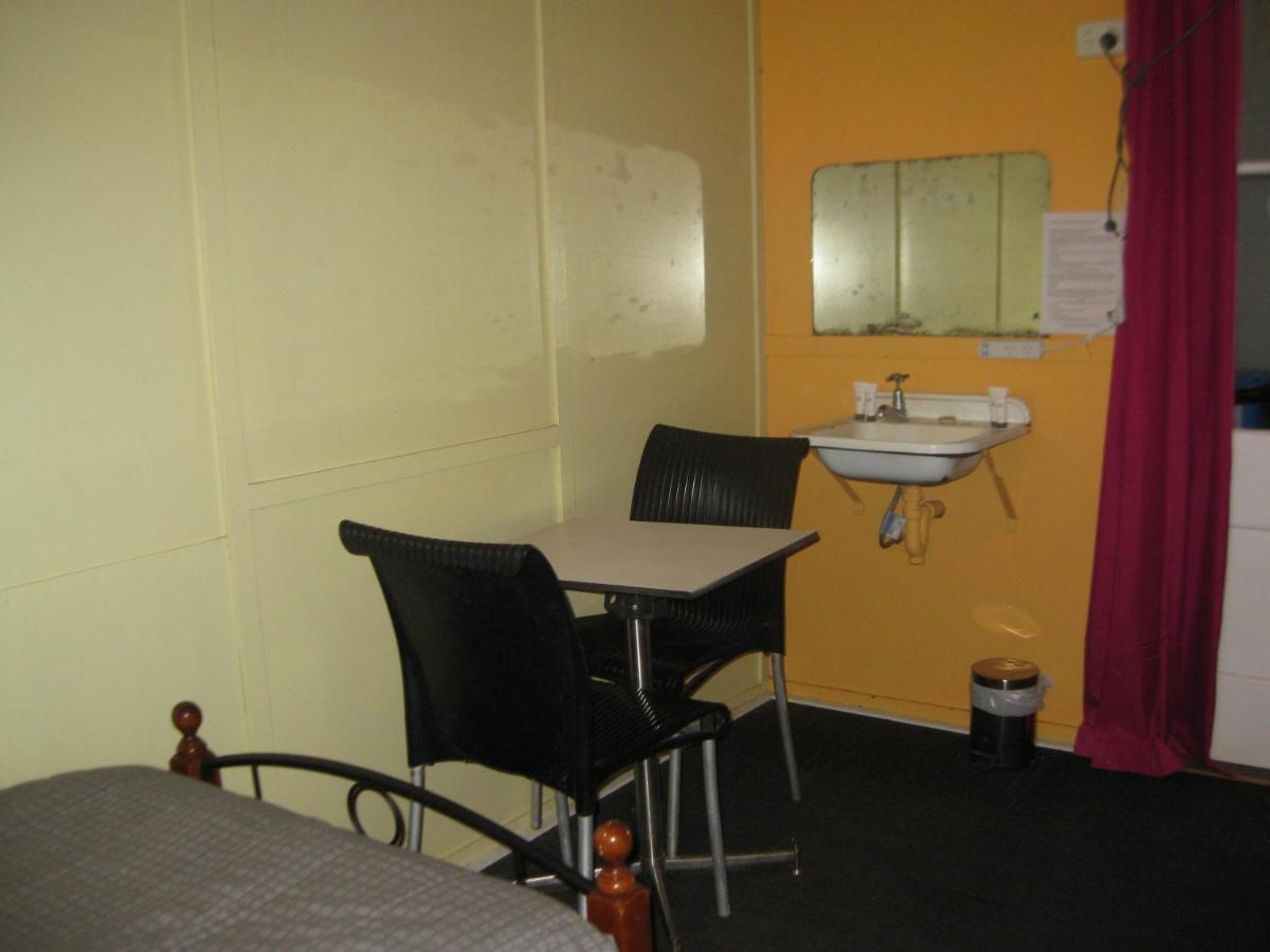 Australian Hotel Winton Budget Hotel Accommodation Eksteriør bilde