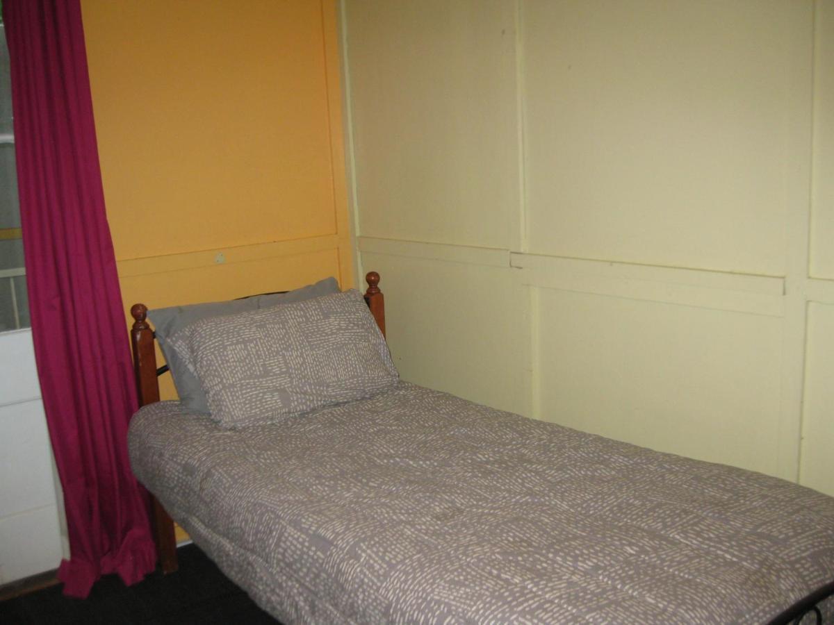 Australian Hotel Winton Budget Hotel Accommodation Eksteriør bilde